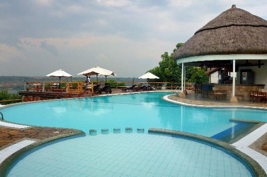 Top Luxury Safari Lodges in Uganda – Experience Wilderness Retreats